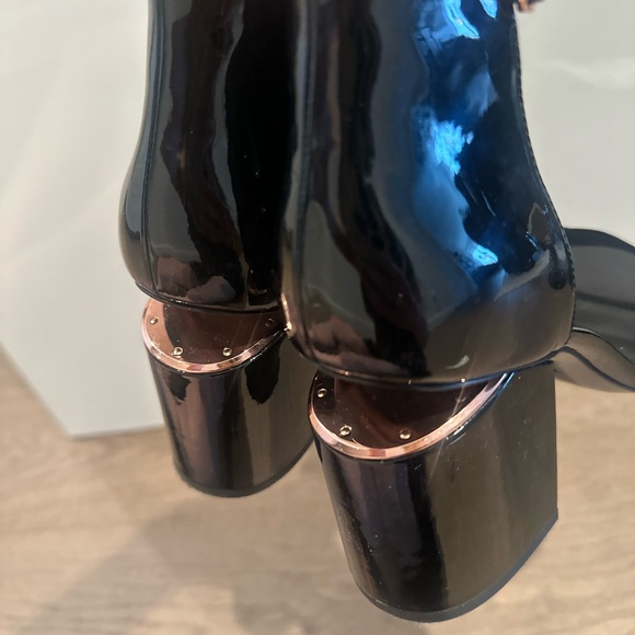 Alexander Wang patent leather sandals - Picture 8 of 12